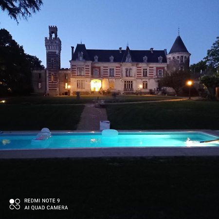 La Tour Carree D'Un Chateau Auzouer-en-Touraine Dış mekan fotoğraf